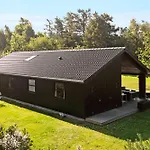 New And Modern With Hot Tub Feriehus