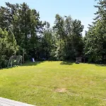 Feriehus New And Modern With Hot Tub