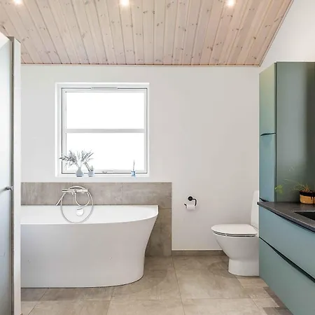 New And Modern With Hot Tub * Grenå