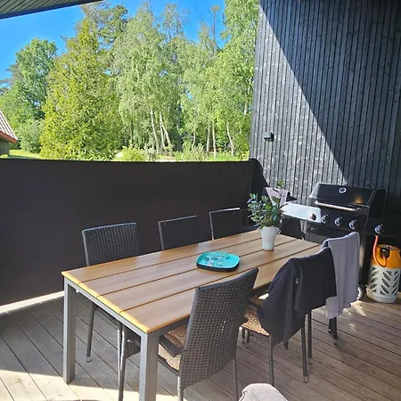 Prázdninový dům New And Modern With Hot Tub *