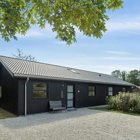 New And Modern With Hot Tub 別荘 Grenå